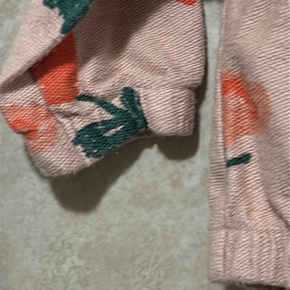 Salmon Cat&Jack 3-6mo pullover set
Carters butterfly and flower 6mo pullover set - Picture 11 of 12